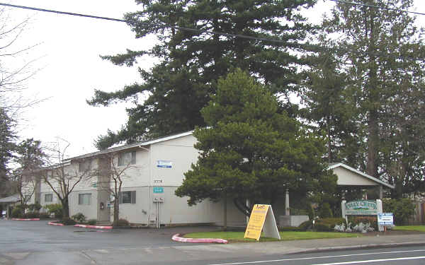 Kelly Creek Apartments in Gresham, OR - Foto de edificio - Building Photo