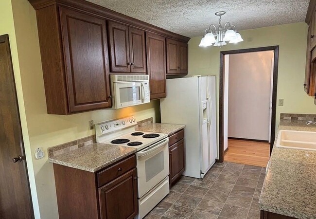 property at 3106 W Schimmer Dr