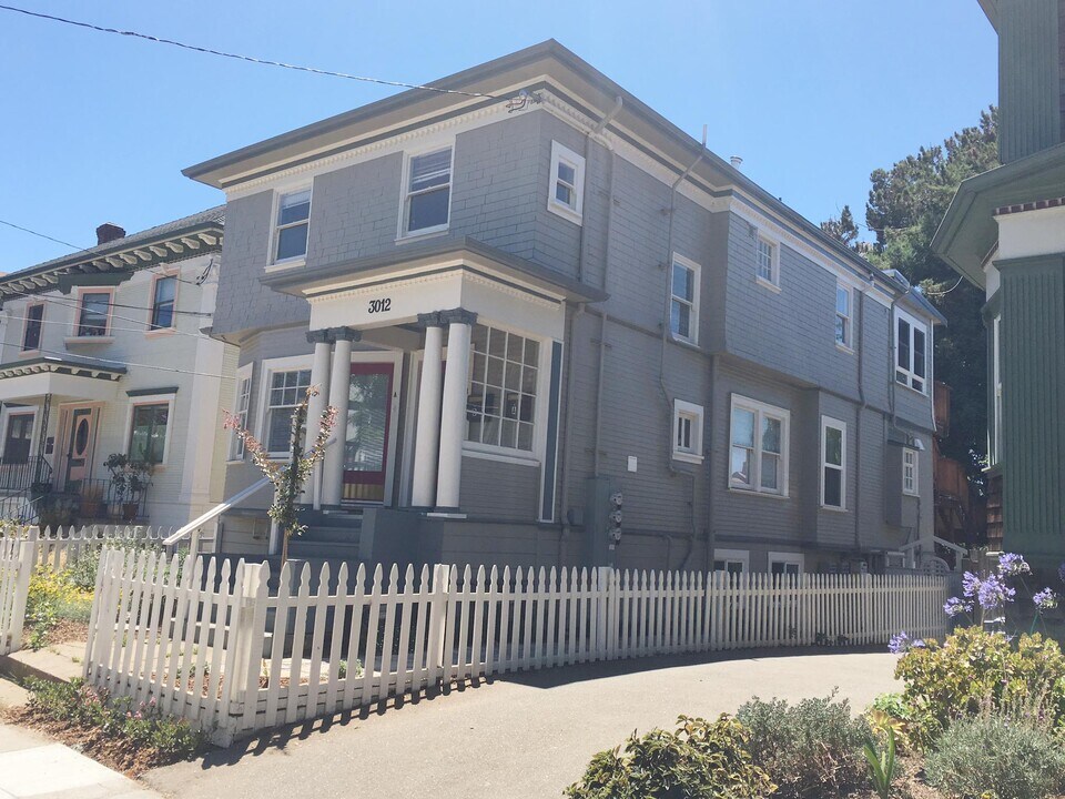 3012 College Ave in Berkeley, CA - Foto de edificio