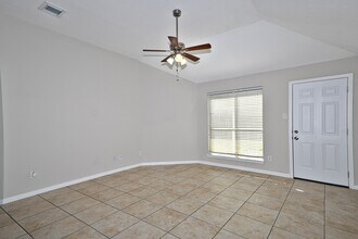 15223 Stoneyview Dr in Houston, TX - Building Photo - Building Photo