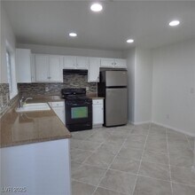 4759 Pinon Pointe Rd in Las Vegas, NV - Building Photo - Building Photo