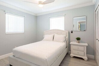 343 Balsam St in Palm Beach Gardens, FL - Building Photo - Building Photo