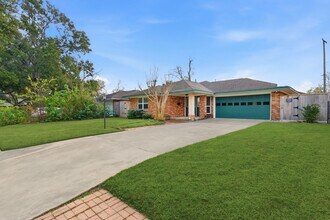 1618 Willowby Dr in Houston, TX - Building Photo - Building Photo