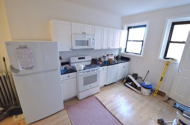 157-111 Hemenway St, Unit #7 in Boston, MA - Foto de edificio - Building Photo