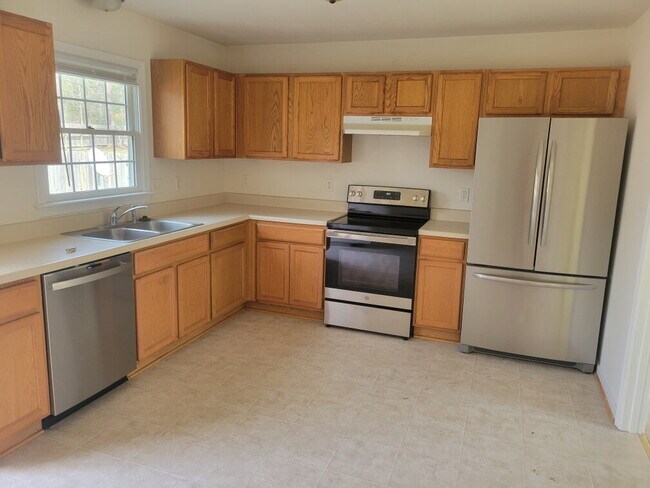 9833 Pemberton Creek Dr in Richmond, VA - Building Photo - Building Photo