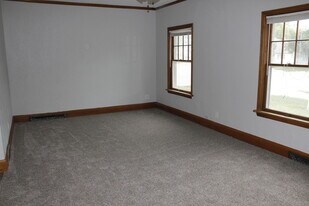 725 6th St, Unit #1 in Brookings, SD - Foto de edificio - Building Photo