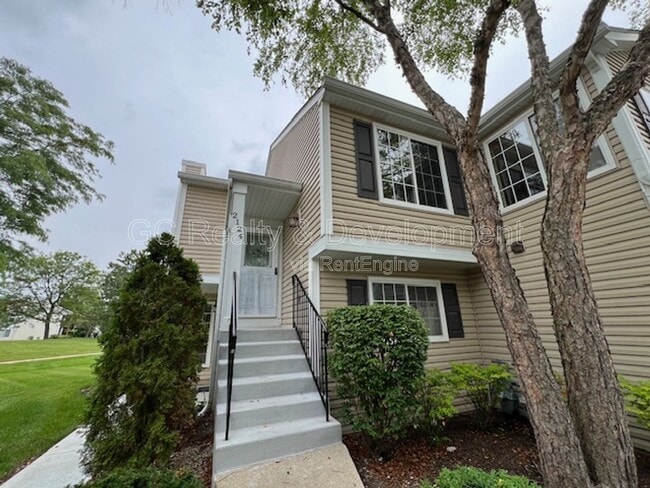 2124 Northwind Cir in Schaumburg, IL - Building Photo - Building Photo