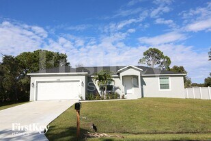 11992 Brookside Ave in Port Charlotte, FL - Building Photo