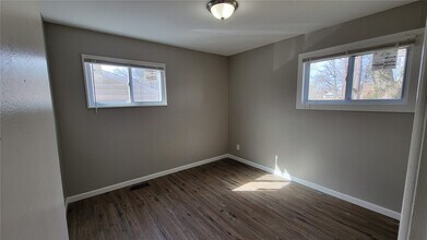 227 Meadowcrest Dr in Ferguson, MO - Building Photo - Building Photo