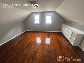 18215 Mapleboro Ave in Maple Heights, OH - Building Photo - Building Photo