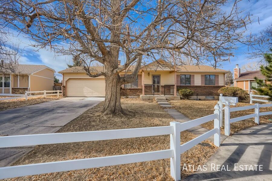 16933 E Milan Cir in Aurora, CO - Building Photo