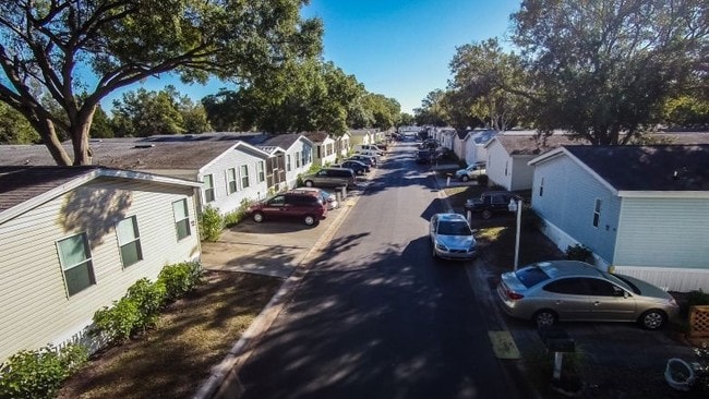 Rocky Creek Village in Tampa, FL - Building Photo - Building Photo