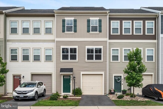 215 Crofton Ct