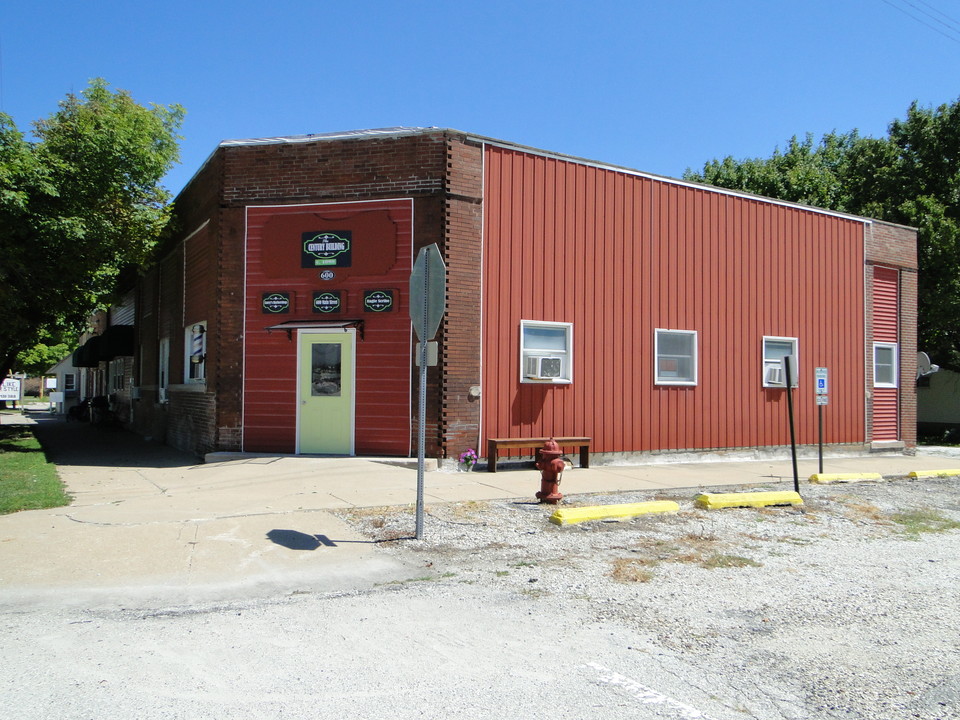 Century Building in Augusta, IL in Augusta, IL - Building Photo