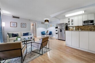 3245 Virginia St in Miami, FL - Building Photo - Building Photo