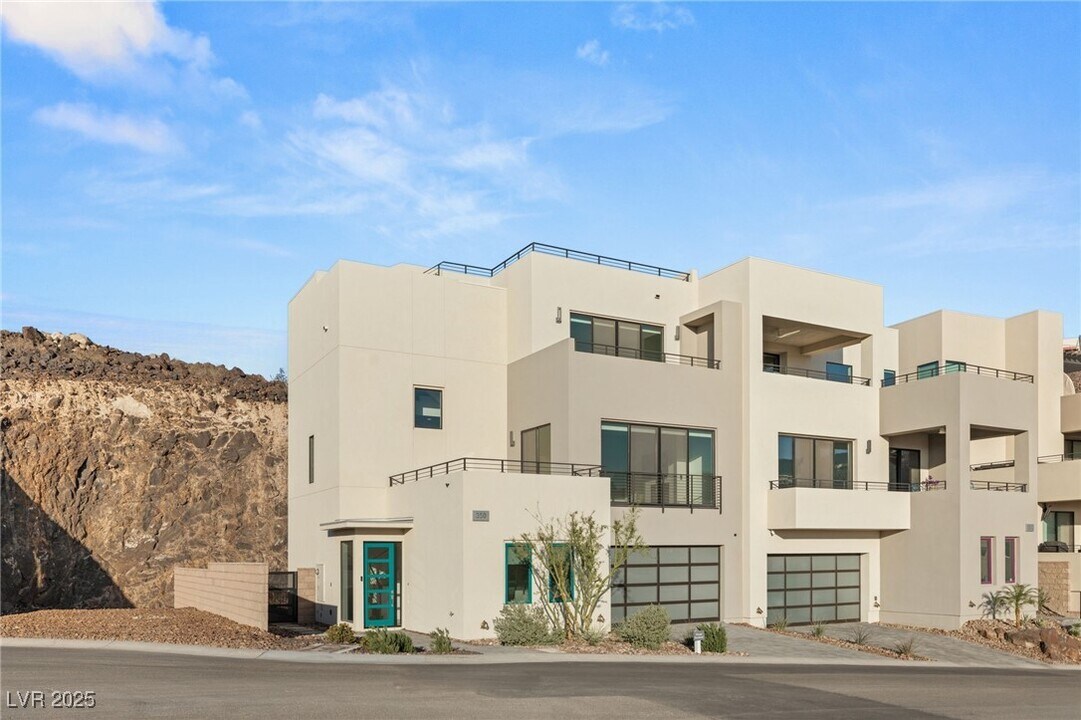 350 Solitude Peak Ln in Henderson, NV - Building Photo