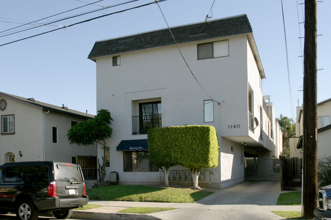 Hen Taylor Apartments in Long Beach, CA - Foto de edificio