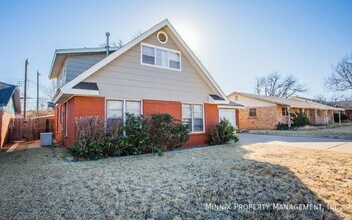 1923 67th St in Lubbock, TX - Foto de edificio - Building Photo