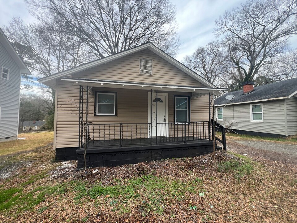 618 W Granite Ave in Gastonia, NC - Building Photo