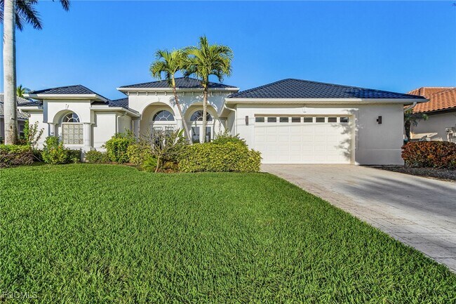 3724 Surfside Blvd in Cape Coral, FL - Building Photo - Building Photo