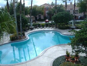 7350 Westpointe Blvd in Orlando, FL - Building Photo - Building Photo