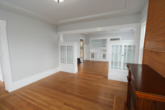 2860 Delaware St in Oakland, CA - Building Photo - Building Photo