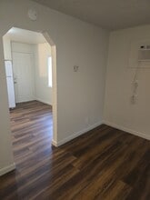 904 Middlecoff Ave in Modesto, CA - Building Photo - Building Photo