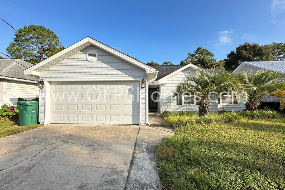 932 Emily Cir in Fort Walton Beach, FL - Building Photo