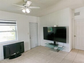 10450 SW 182nd St in Miami, FL - Building Photo - Building Photo