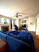 931 N Sky Dr in Houston, TX - Building Photo - Building Photo