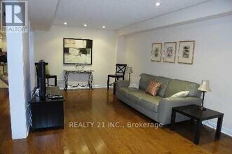 59 Wilkes Crescent in Toronto, ON - Building Photo - Building Photo