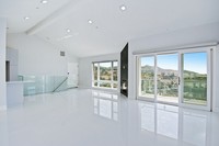 8185 Mannix Dr in West Hollywood, CA - Foto de edificio - Building Photo