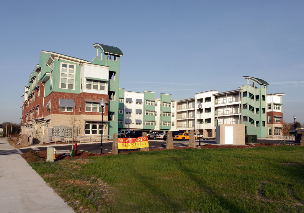 West Yard Lofts in North Charleston, SC - Foto de edificio