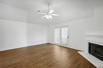 728 Cardinal Dr in Saginaw, TX - Building Photo - Building Photo