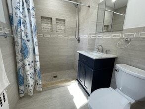 6 Vincent Pl in Lynbrook, NY - Building Photo - Building Photo