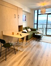 1488-1488 Bertram St in Kelowna, BC - Building Photo - Building Photo