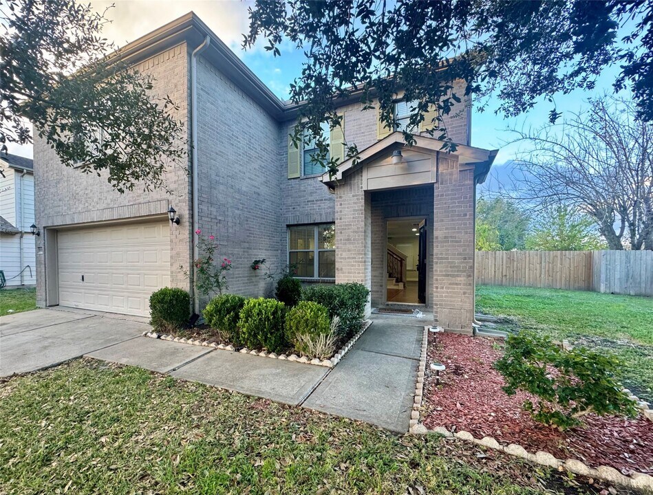 9327 Purston Ct in Houston, TX - Building Photo