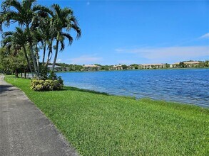 5011 Wiles Rd in Coconut Creek, FL - Building Photo - Building Photo