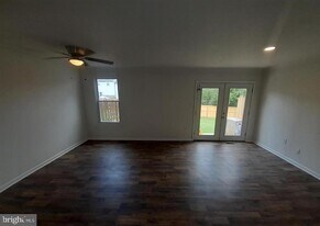 10 Prestwick Square in Catonsville, MD - Building Photo