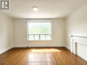 832 St Clair Ave W in Toronto, ON - Building Photo - Building Photo