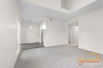 2058 Reed Ave in San Diego, CA - Building Photo - Building Photo