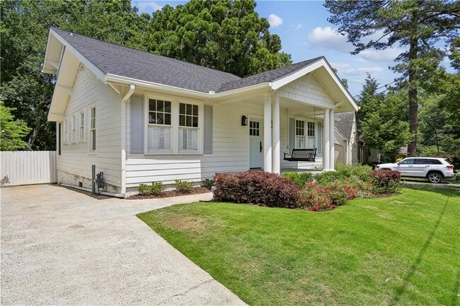 6 Arc Way NE in Atlanta, GA - Foto de edificio - Building Photo