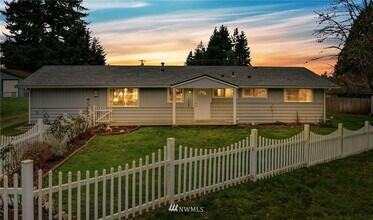 3327 193rd Pl SE in Bothell, WA - Building Photo - Building Photo