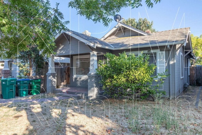 126 E Noble St in Stockton, CA - Building Photo - Building Photo