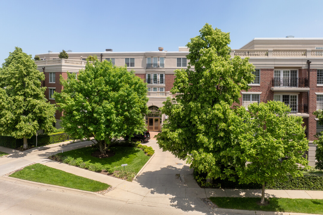 Les Maisons Condominium Association in Highland Park, IL - Building Photo