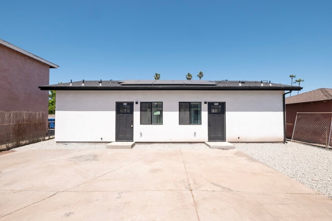 3045 E 5th St in Los Angeles, CA - Building Photo - Building Photo