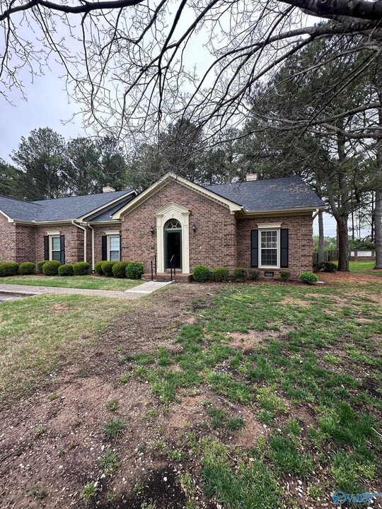 324 Inverness Dr SW in Huntsville, AL - Building Photo