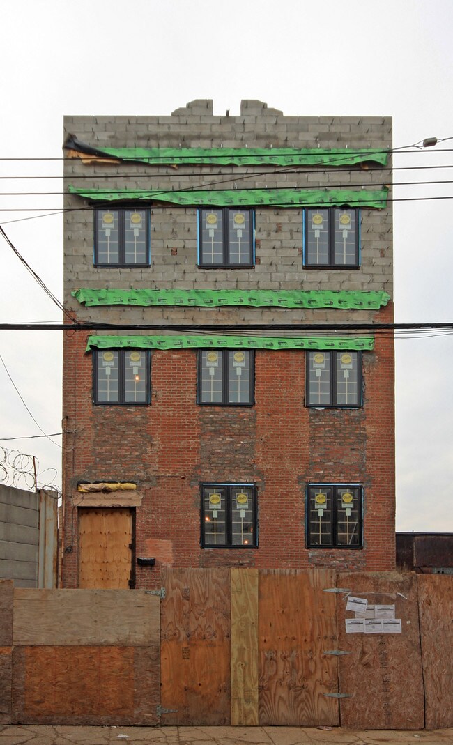 32 Luquer St in Brooklyn, NY - Foto de edificio - Building Photo