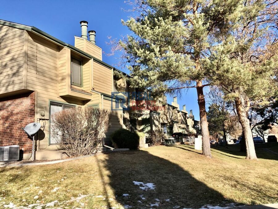 3556 S Depew St in Lakewood, CO - Foto de edificio