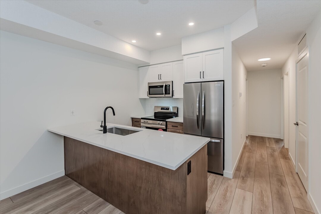 824 Woolwich St in Guelph, ON - Building Photo
